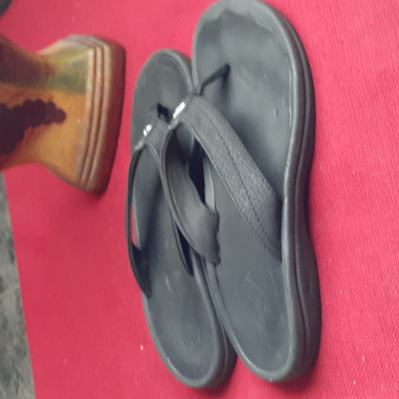 OLUKAI SANDALS - Picture 2 of 6